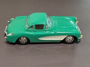 Luxe Car Vintage Cascade Green 1957 Corvette Hardtop Friction 1:18 Tin